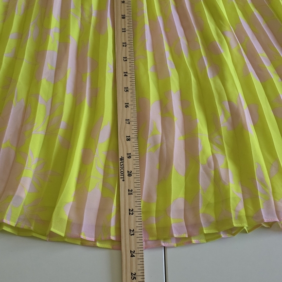 Torrid Skirt Womens US 5X 28 Chiffon Pleated Lined Yellow Pink Floral Flowy Boho - Picture 12 of 13